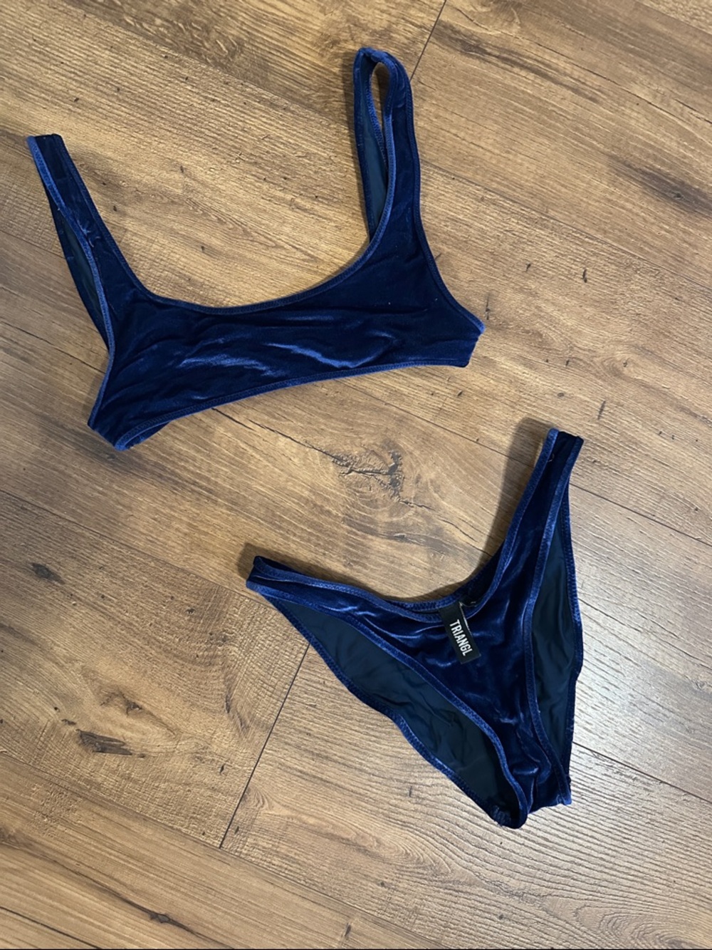 Triangl Blue Velvet Bikini Set Scoop Bralette Thick Strap Bottoms size Small